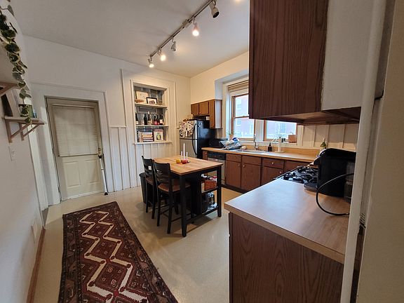 3rd image of 1134 W Wellington Ave APT 1F