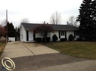 460 Trombley Dr, Troy, MI