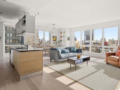 350 W 42nd St APT 33G, New York, NY, 10036