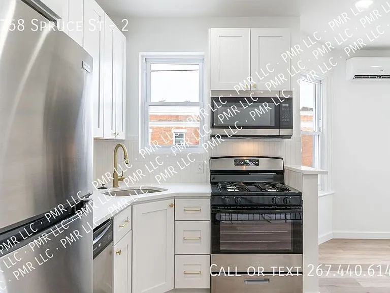 5758 Spruce St #2 — Photo 8