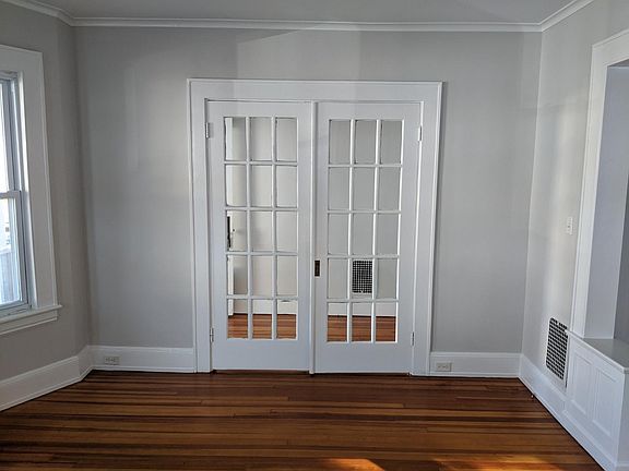 3rd image of 208 Wilson St #1