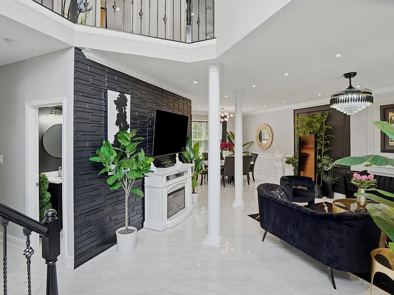 10 Graveswood Ct — Photo 3