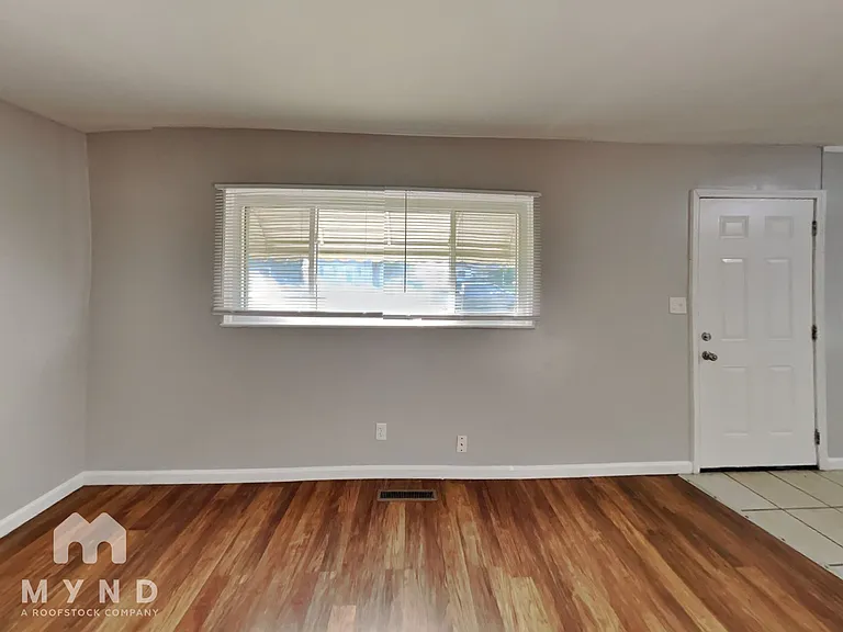 3049 Bluefield Dr — Photo 4