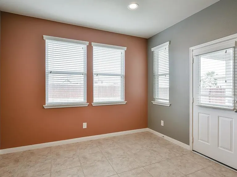 15414 Kaston Dr — Photo 4