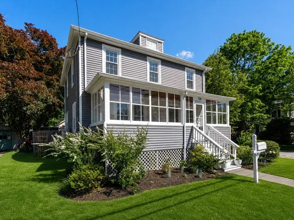 128 Pleasant St, Milton, MA 02186