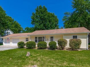 121 SW Lakeview Blvd, Lees Summit, MO 64063