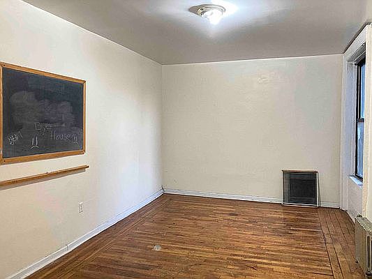 1st image of 40 Saint Nicholas Pl APT 5C