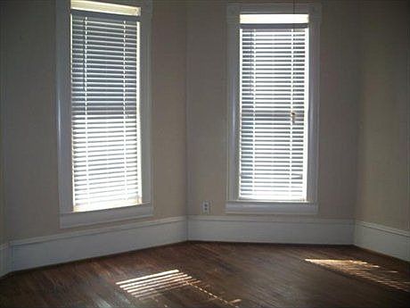 2nd image of 506 W Clark St