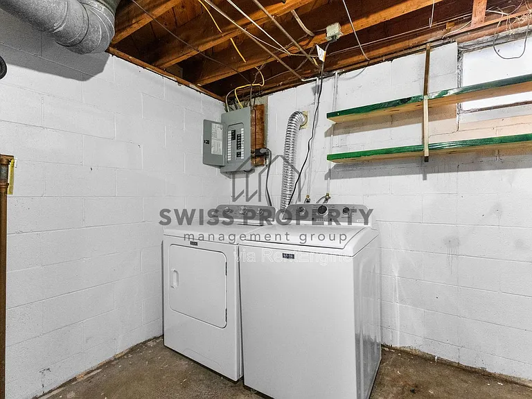 386 S Napoleon Ave #S — Photo 22
