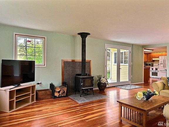 2nd image of 10504 Creviston Dr NW