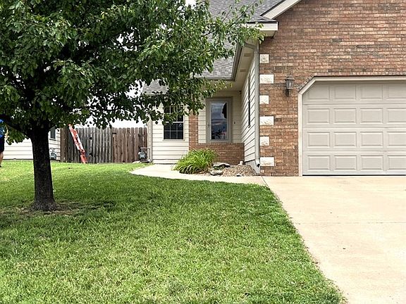 2nd image of 2249 Saddlebrook Dr