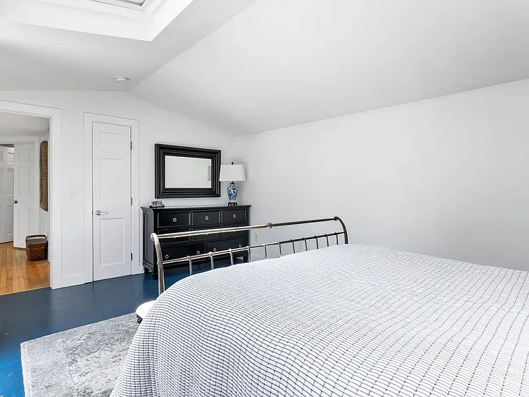 12 Girard Way — Photo 21