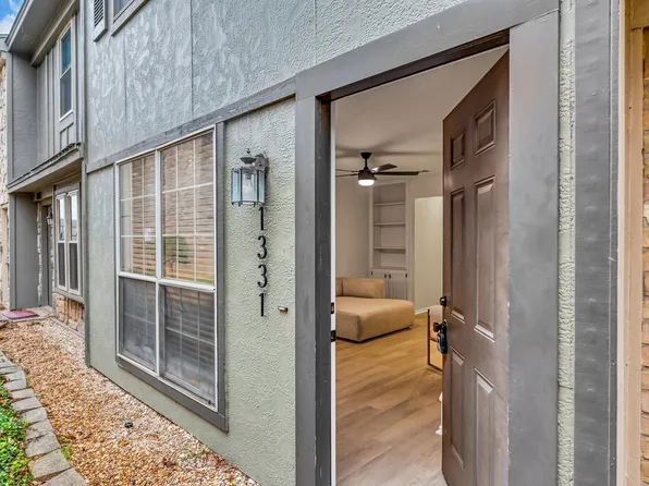 1331 S 11th St, Waco, TX 76706