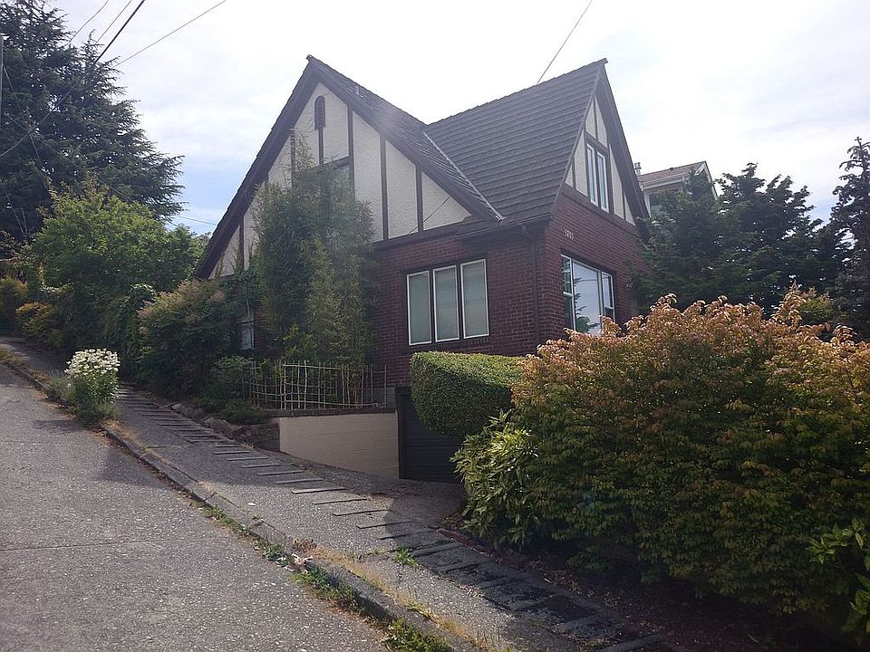 2nd image of 5703 SW Admiral Way