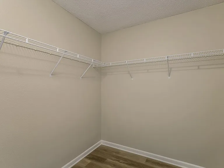 109 Lockerbie Ln — Photo 11