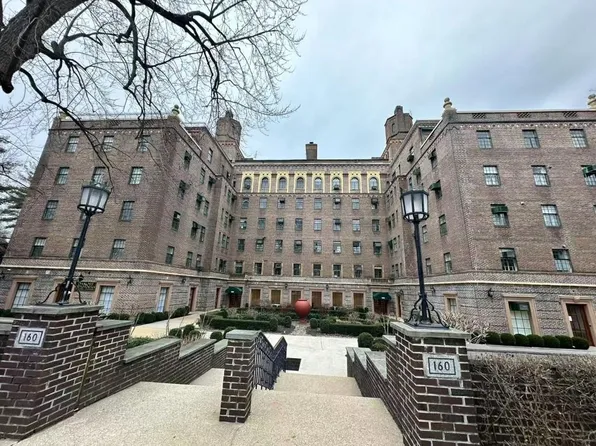 160 Middle Neck Road #5H, Great Neck, NY 11021