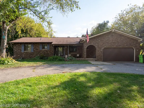 59415 Grand River Ave, New Hudson, MI 48165