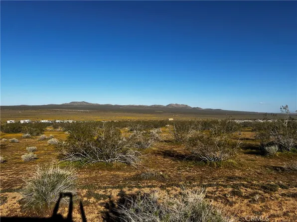 29 Pineridge Rd, Adelanto, CA 92301