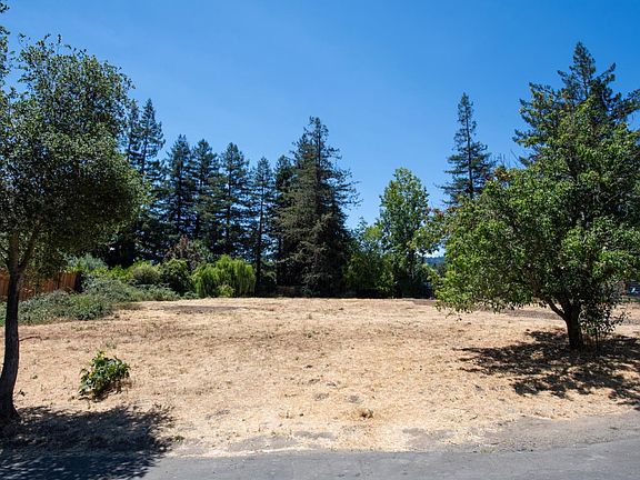 5th image of 128 Toyon Ct