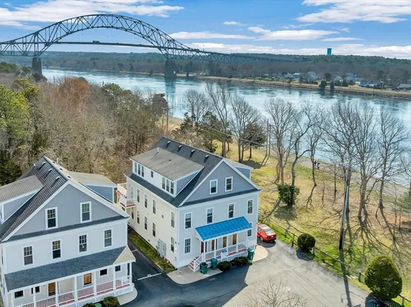 3 Honora Ln Unit 3, Buzzards Bay, MA 02532