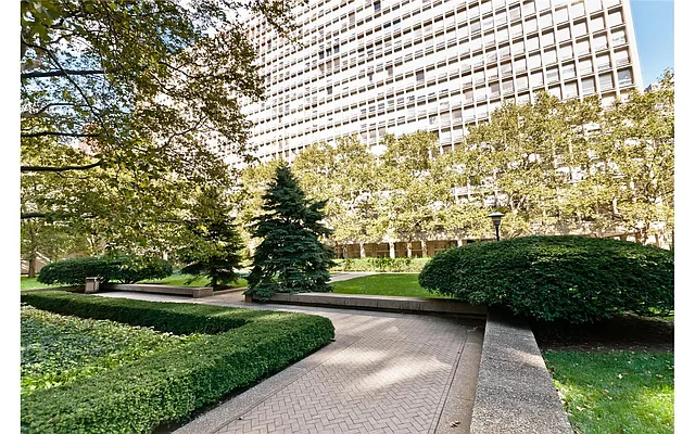 Rented by Nest Seekers International | media 31