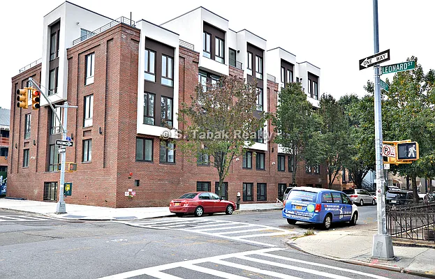 Rented by Sam Tabak | media 124