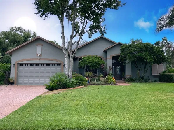 12331 Woodridge Dr, San Antonio, FL 33576