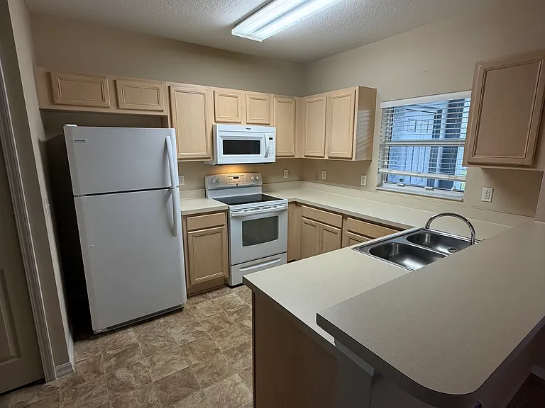 1551 Blue Magnolia Rd — Photo 6