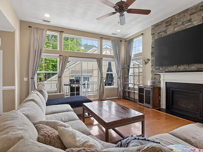 5448 Paperwhite Ln — Photo 3