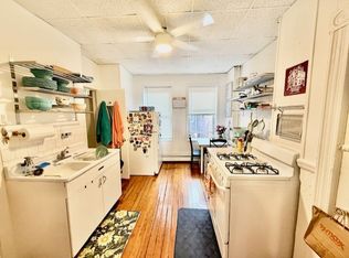 160 Endicott St APT 3, Boston, MA 02113