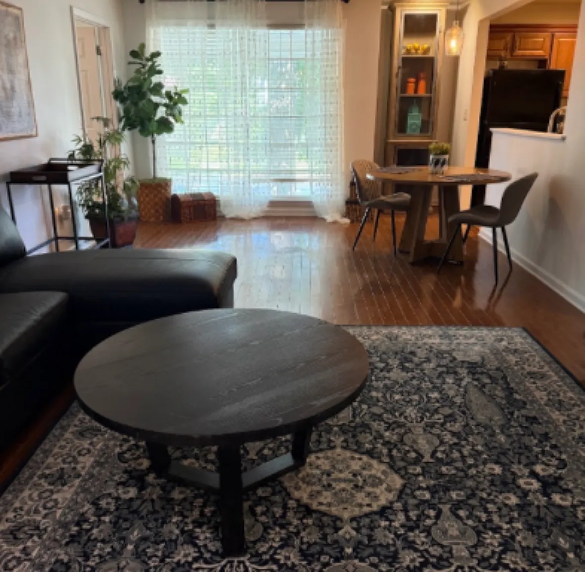 3 bed, 1100 sqft, $1,750 — Photo 3