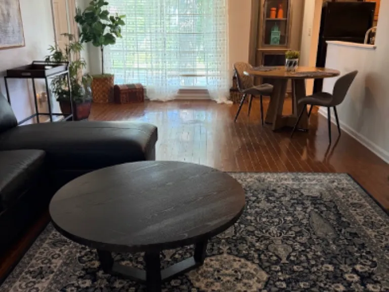 210 S McLean Blvd — Photo 4