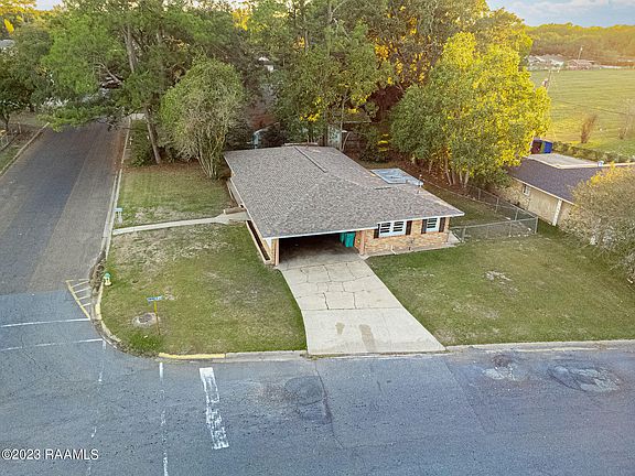 3rd image of 1602 Jasmine Dr