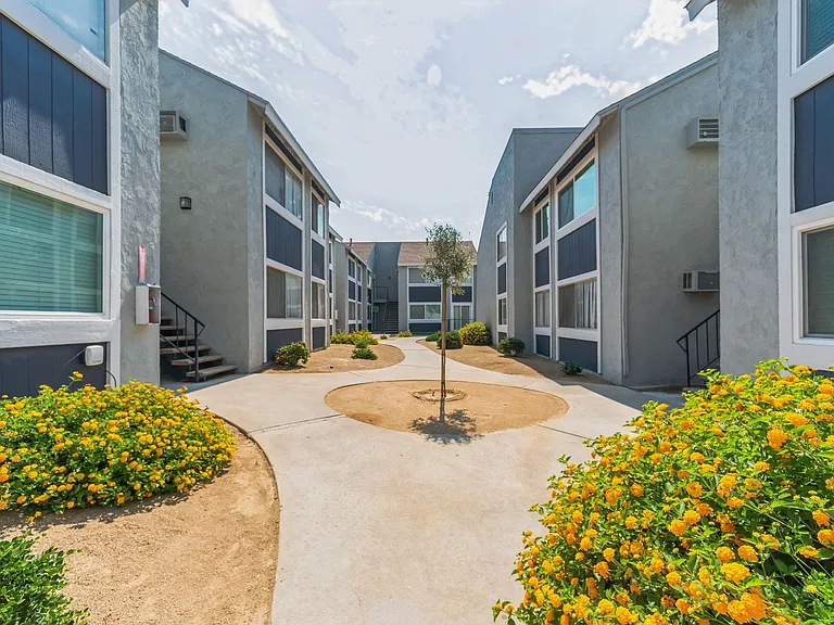 Bevia Apartments — Photo 6