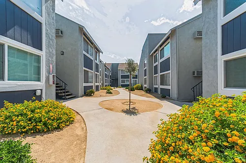 Bevia Apartments Photo 1