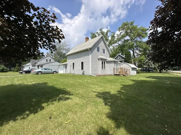 951 5th St, Hancock, MN 56244