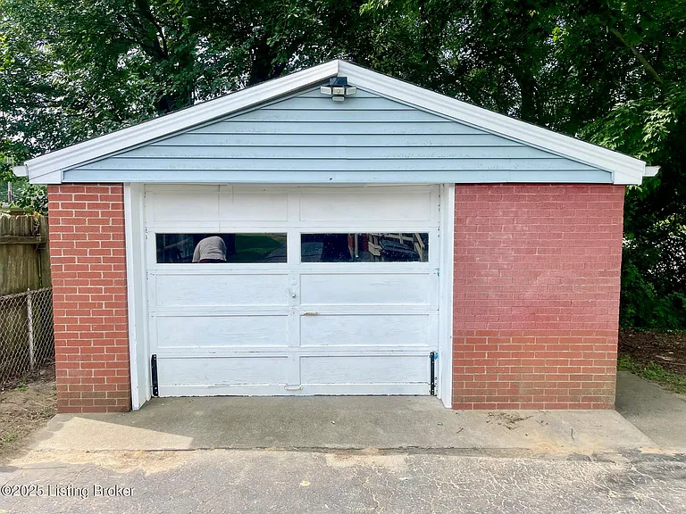 4800 Libby Ln — Photo 3