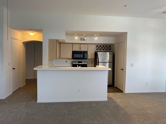 4th image of 7340 Westpointe Blvd APT 336