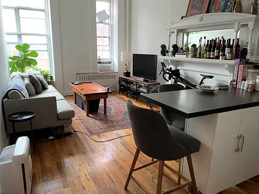 Rented by Joe Gotham LTD | media 17