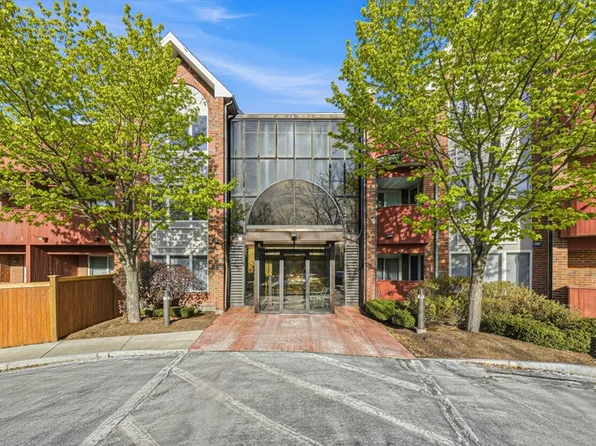 100 Rosemary Way APT 324, Needham, MA 02494