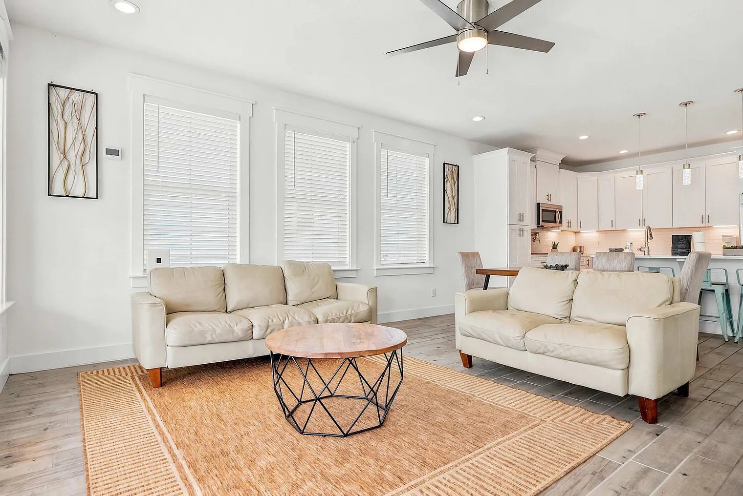 5 bed, 4.0 bath, $15,490 — Photo 1