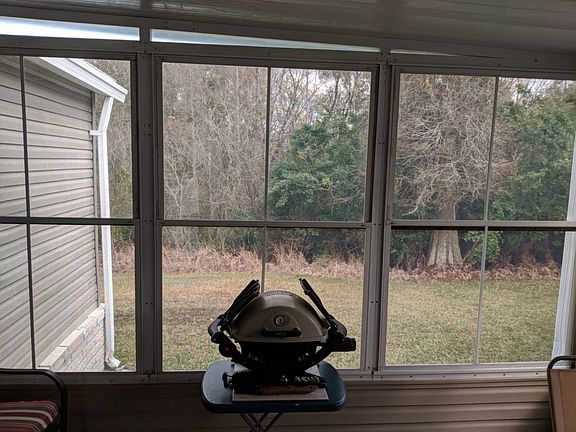 4th image of 172 Lake Michigan Dr