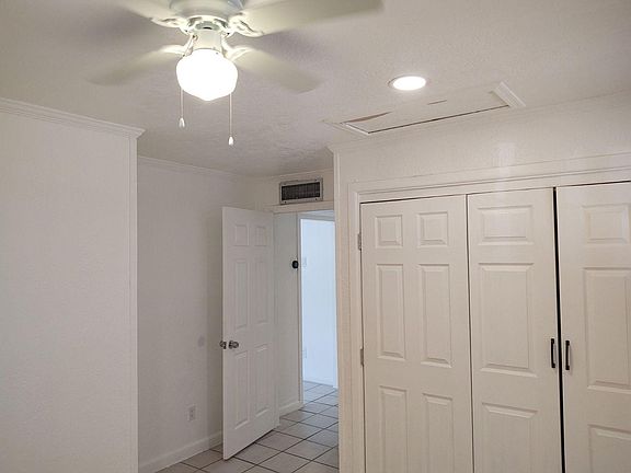 2nd image of 1621 E Pinchot Ave