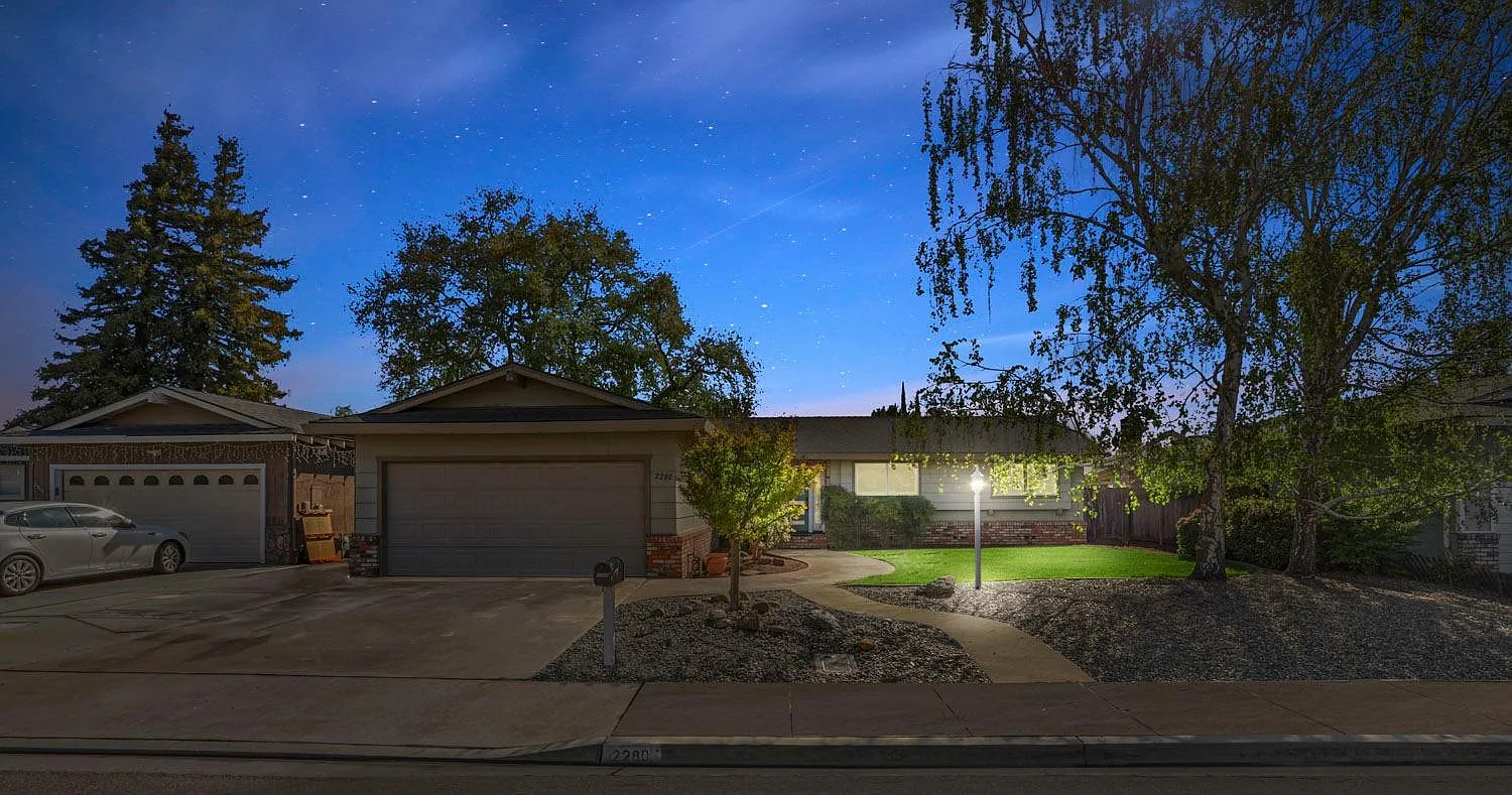 2280 Julie Ave photo 1