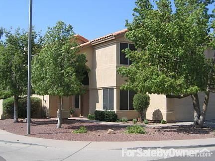 Corner of Celtic Dr and 103rd Street
						:
						Corner lot with city lighting