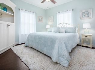 889 Bowers Ln, Crystal Beach, TX 77650