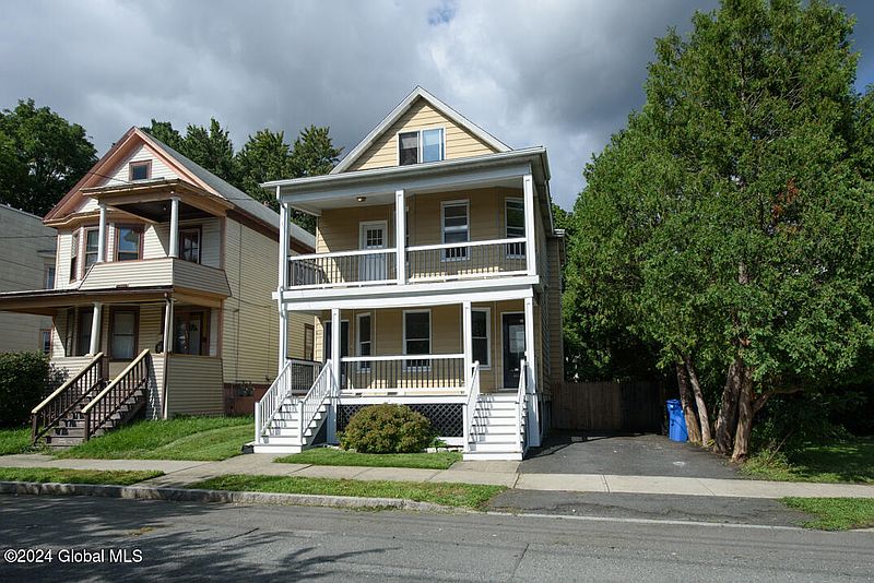2nd image of 605-607 Park Avenue