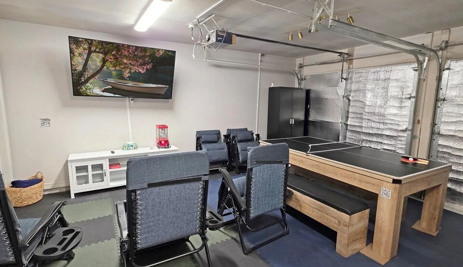 Family Beach House with Game Room — Photo 3