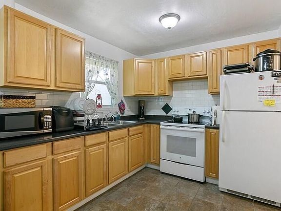 4th image of 325 Nottingham Blvd APT 1