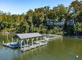 1718 Mariners Woods Dr, Hartfield, VA 23071